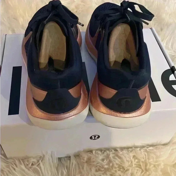 Lululemon Women’s Chargefeel Workout Low Sneakers size 5 - Picture 3 of 5